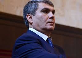 «Իրավունք». Վեհափառի աջը համբուրելու համար Զավենիչի արդարացումները չեն ընդունվել