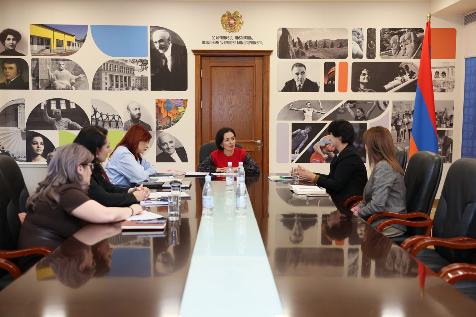 Ժաննա Անդրեասյանն ընդունել է ուսուցիչների