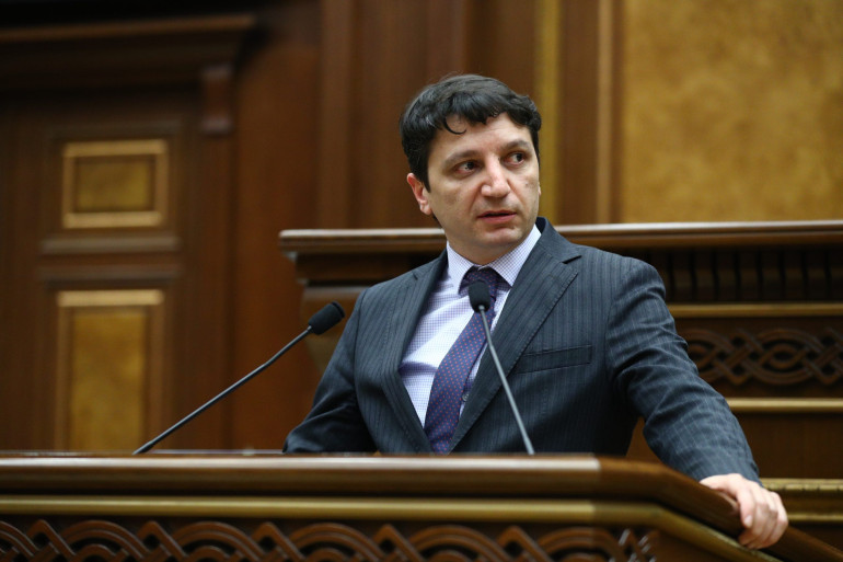 Ներդրվել է հավելավճարի պիլոտային համակարգ. Հովհաննիսյանը՝ նախարարներին տրված պարգևավճարի մասին