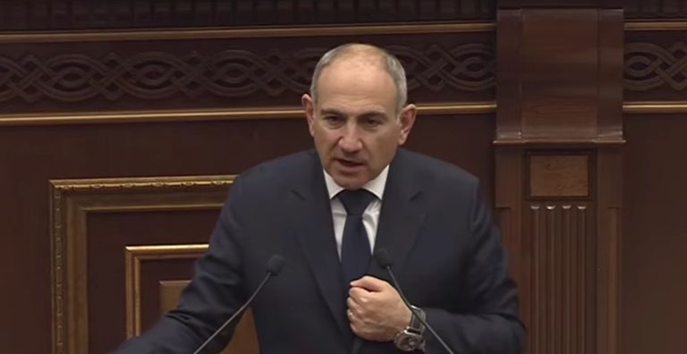 Երկաթգիծը ձեր խմբակցության ղեկավարը և քաղաքական առաջնորդն իրար հետ քանդել-ծախել են. Փաշինյանը՝ ընդդիմադիր պատգամավորին