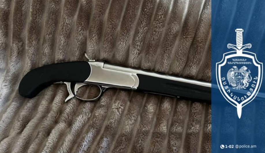 Գյումրիի բնակչի տանը ոստիկաններն ապօրինի պահվող հրացան են հայտնաբերել