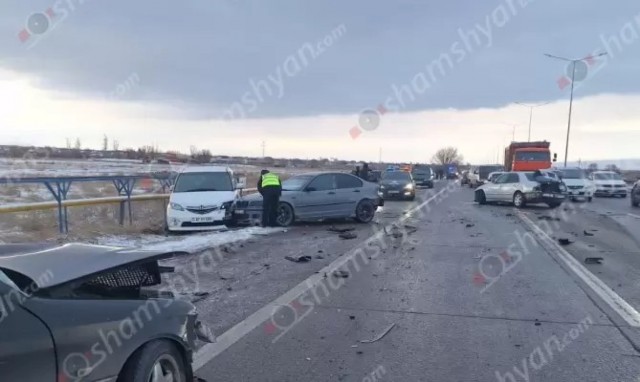 Շղթայական ավտովթար՝ Արարատում. Մարմարաշենի կամրջի հարևանությամբ բախվել է 14 ավտոմեքենա