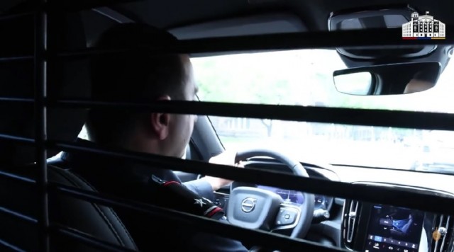 Պարեկները ձերբակալել են կաշառք առաջարկած ոչ սթափ տղամարդուն (Տեսանյութ)