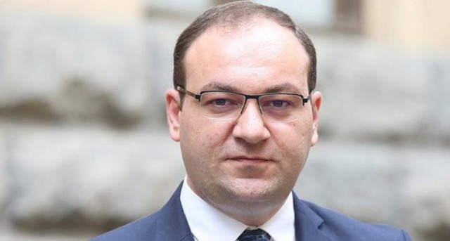 Քաղբանտարկյալները պետք է անհապաղ ազատ արձակվեն բանտերից․ Բաբայան