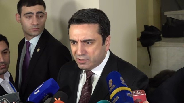 Ուղիղ. Ալեն Սիմոնյանի ճեպազրույցը