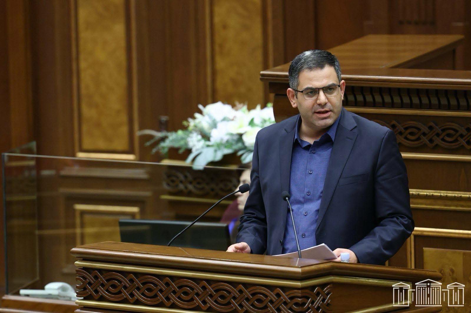 Զեղչել, զեղչել, մինչև վերջ. Վիտալի Մանգասարյան