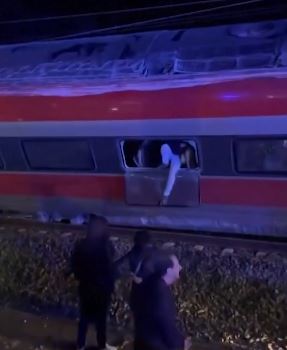 Իսպանիայում երկու գնացքների ռելսերից դուրս գալու հետևանքով զոհվել է առնվազն 21 մարդ (Տեսանյութ)