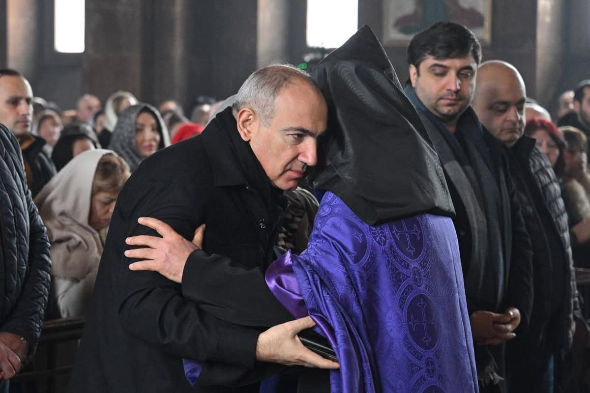 Նիկոլ Փաշինյանը Չարենցավանի Սուրբ Փրկիչ եկեղեցում