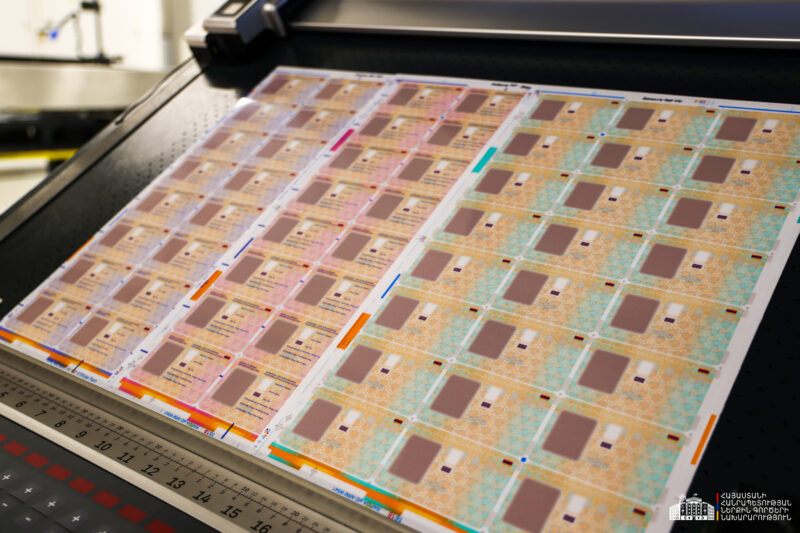 Հաստատվել են օտարերկրացիների նույնականացման քարտերի օրինակները