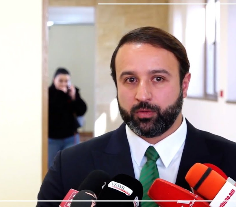 Ես «օրենքով գող» կամ քրեական հեղինակություն հանդիսացող ընկեր չունեմ, այս մասով օրենքը լավ չի գործում