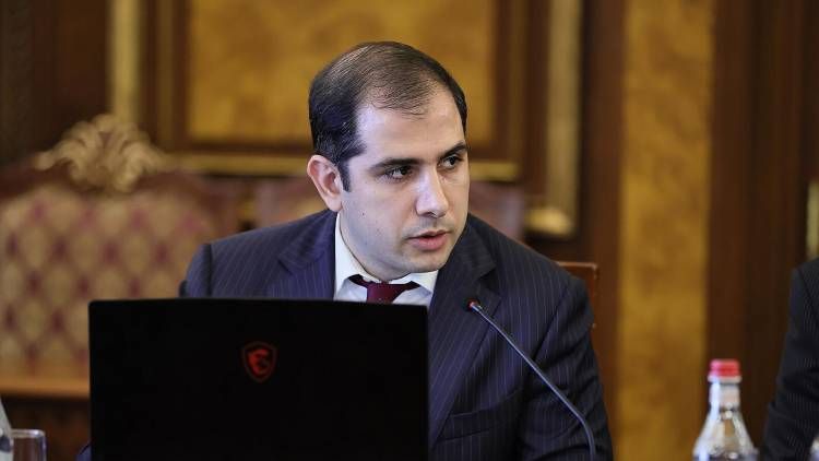 Էդուարդ Հակոբյանը մեկուսացել է աշխատակիցներից․ «Հրապարակ»