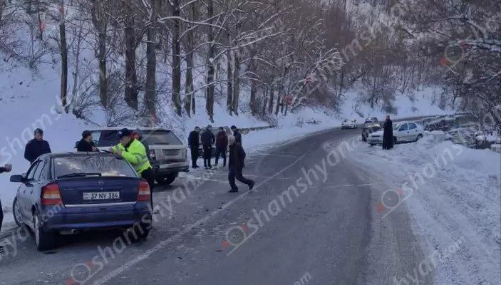 Տավուշում մեքենաներ են բախվել․ վիրավոր կա