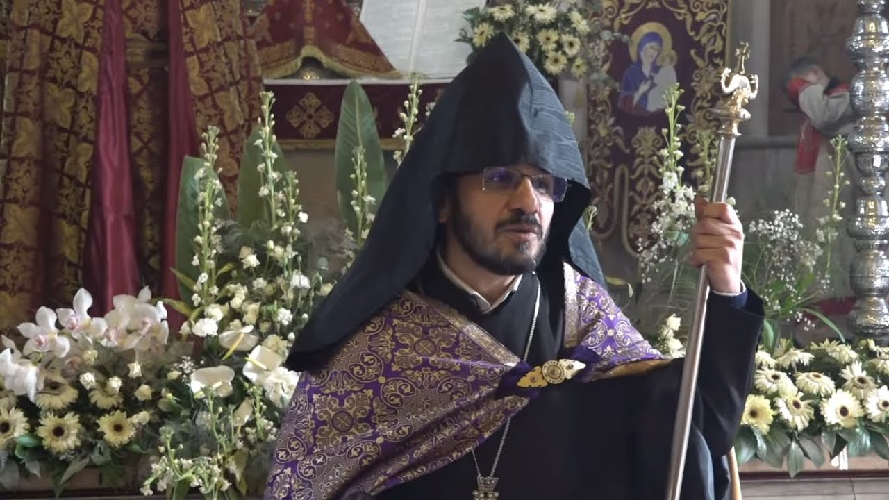 #Ուղիղ․ Արարատի եկեղեցում թեմի նոր առաջնորդը պատարագ է մատուցում