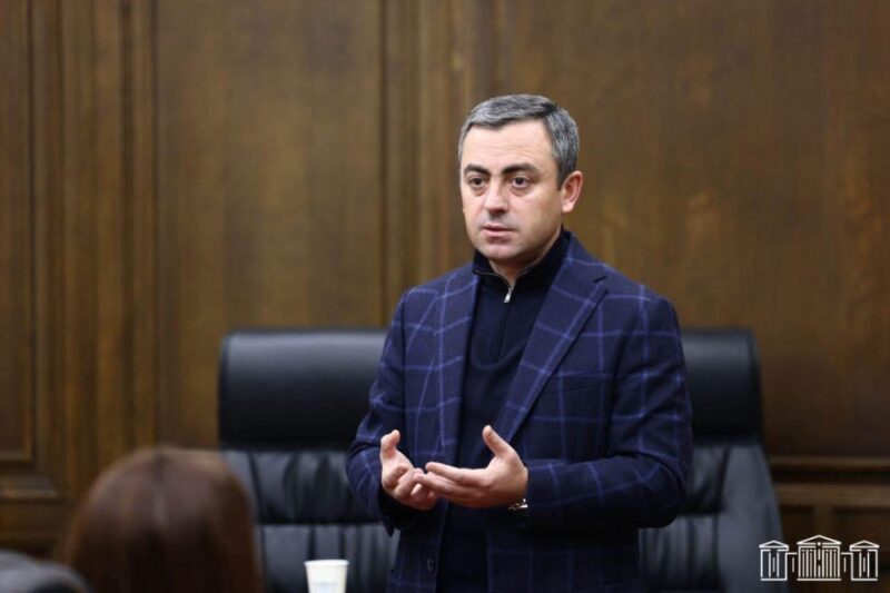 Սա է իրականությունը, որտեղ պաշտոնյան ստանում է թոշակառուի 20 տարվա թոշակը և դա համարում է բնական